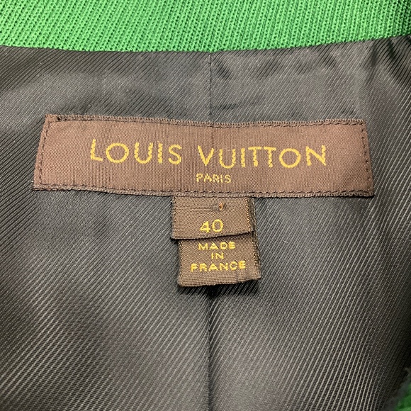 LOUIS VUITTON GREEN WOOL AND CASHMERE MILITARY STYLE MID LENGTH COAT - Picture 5 of 5